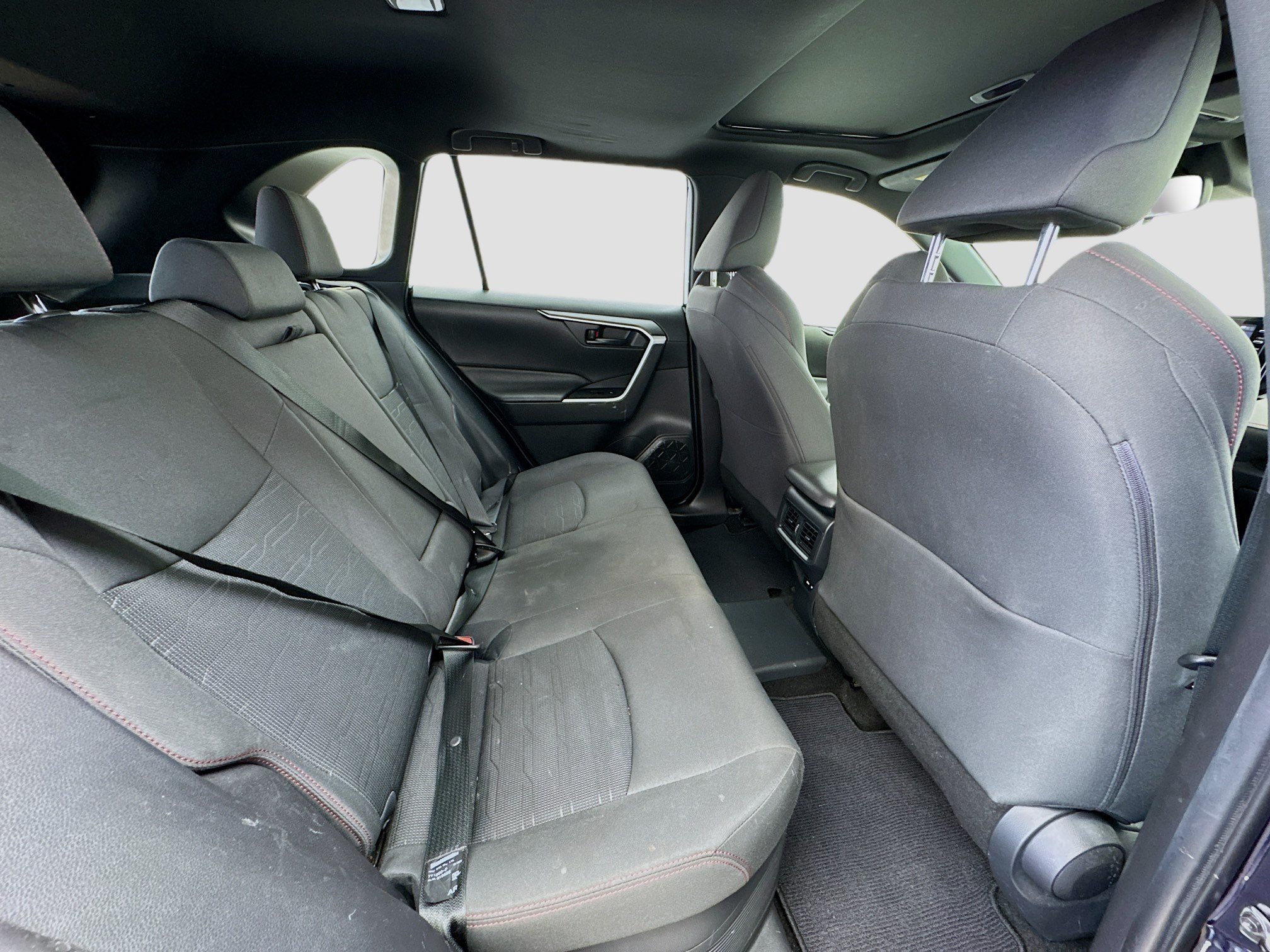 Used 2021 Toyota RAV4 SE w/ Weather & Moonroof Package AWD/4WD image 19