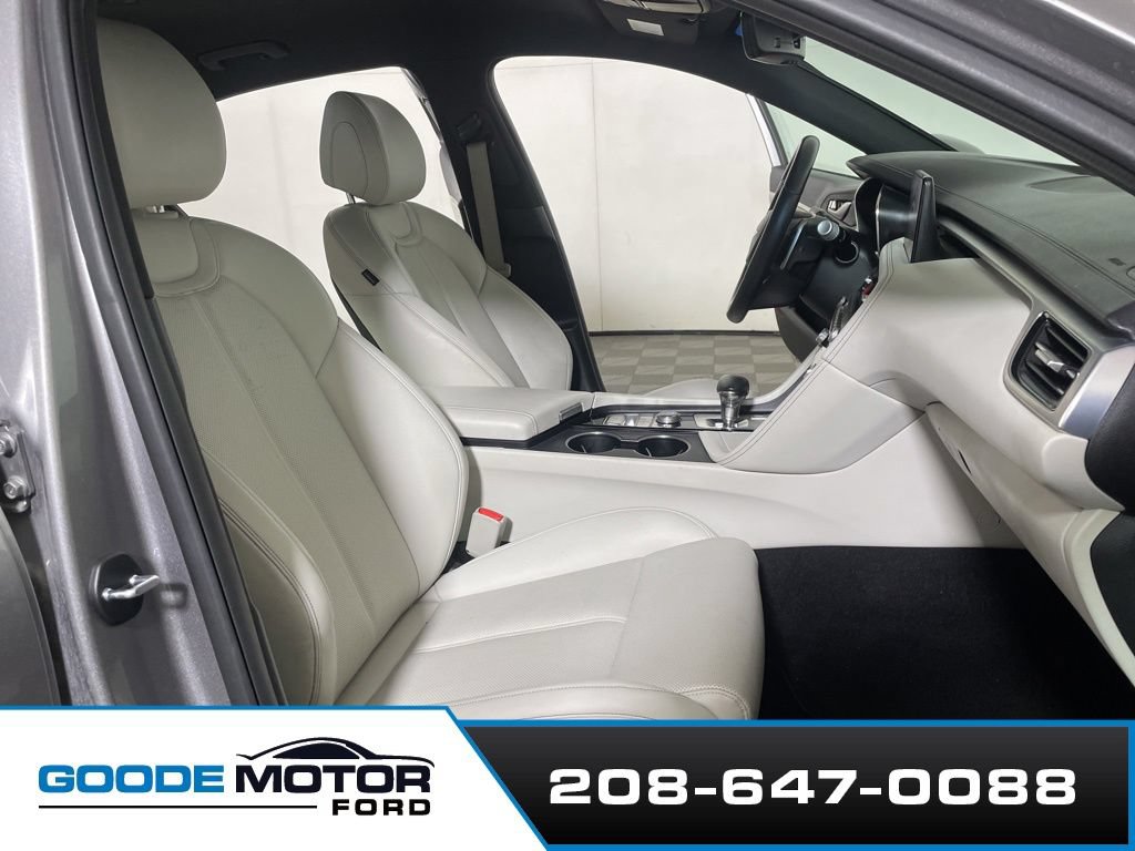 Used 2024 Genesis G70 2.5T AWD/4WD image 21