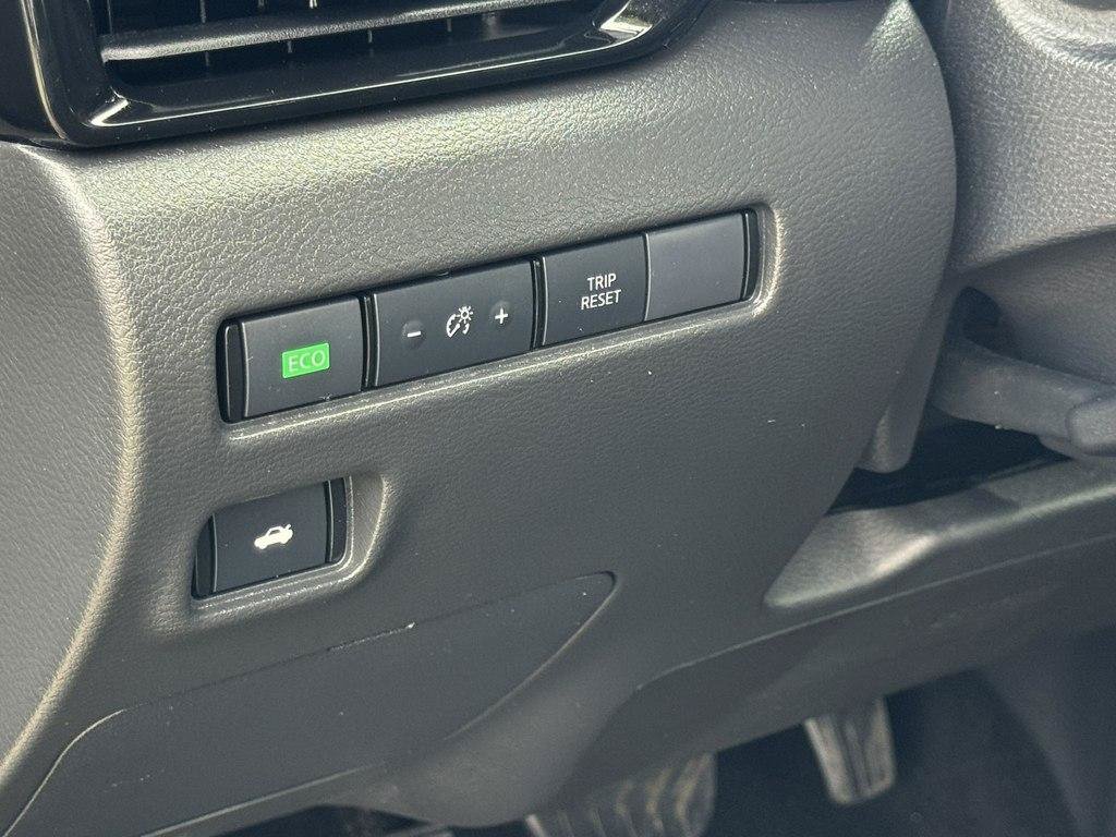 Used 2025 Nissan Sentra SV FWD image 10