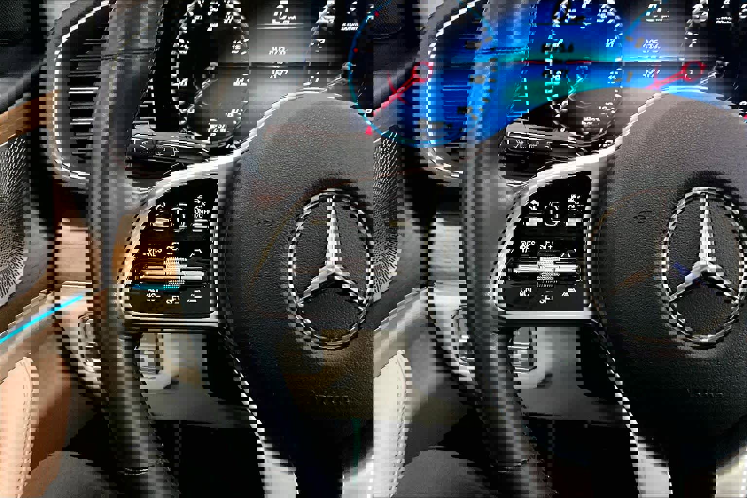 Used 2022 Mercedes-Benz GLE 450 4MATIC image 24