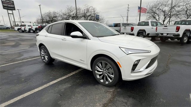 New 2026 Buick Envista Avenir image 2