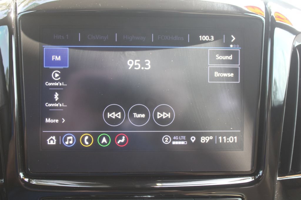 Used 2023 Chevrolet Traverse Premier FWD image 51
