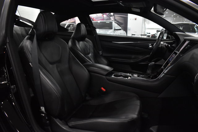 Used 2017 INFINITI Q60 Red Sport 400 image 32