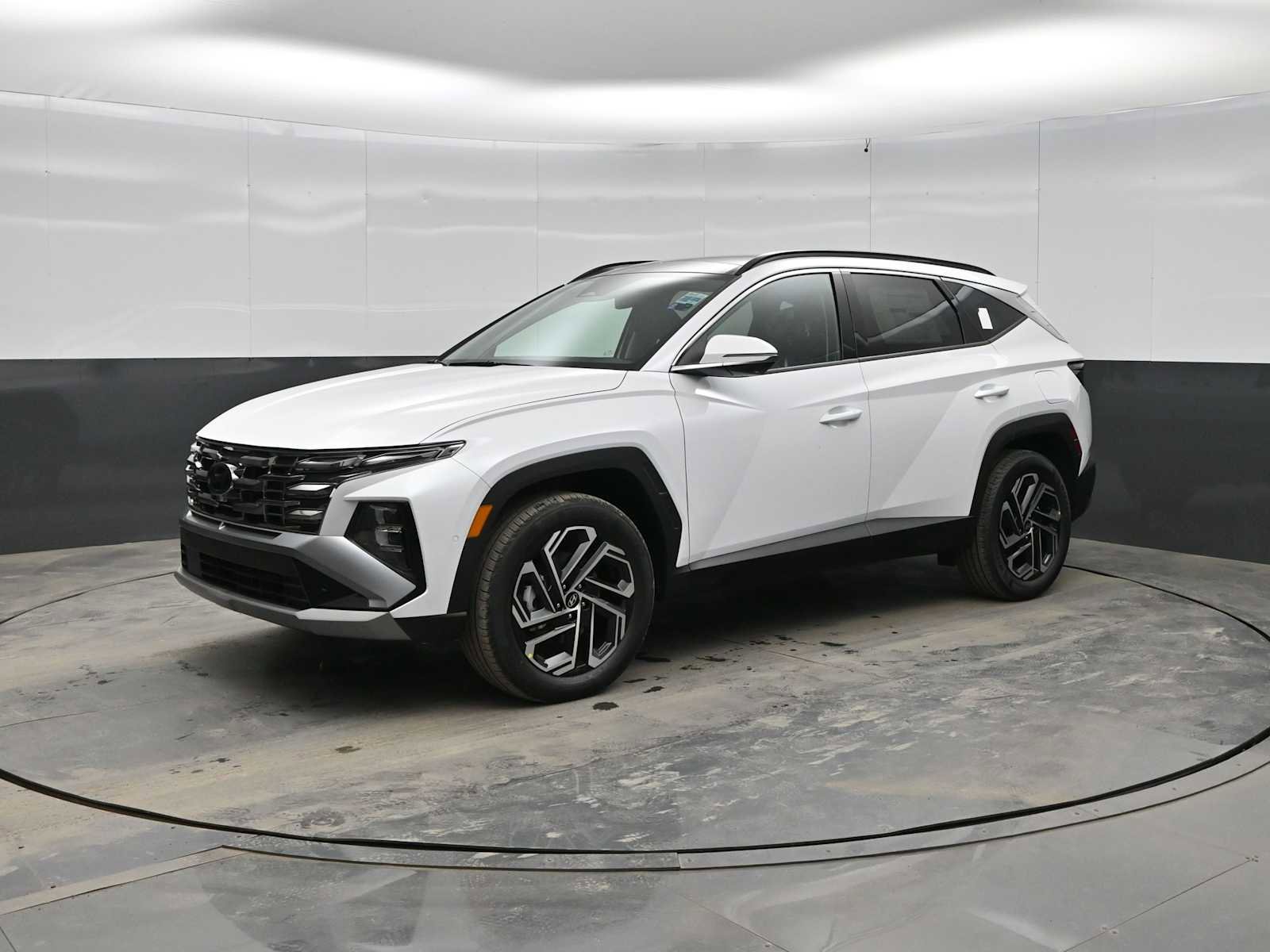 New 2026 Hyundai Tucson Limited AWD/4WD image 1