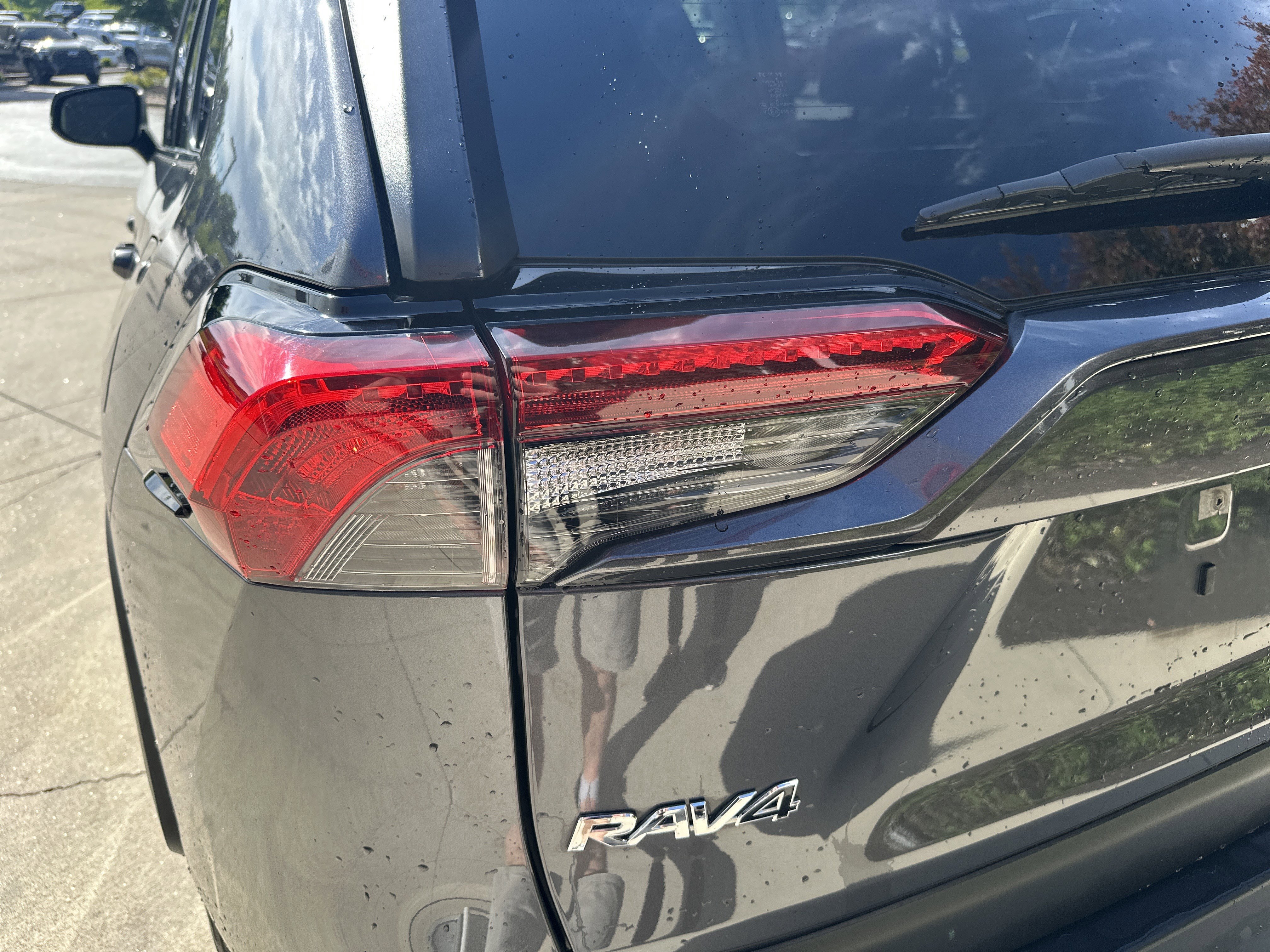 Used 2020 Toyota RAV4 XLE w/ Convenience Package AWD/4WD image 12
