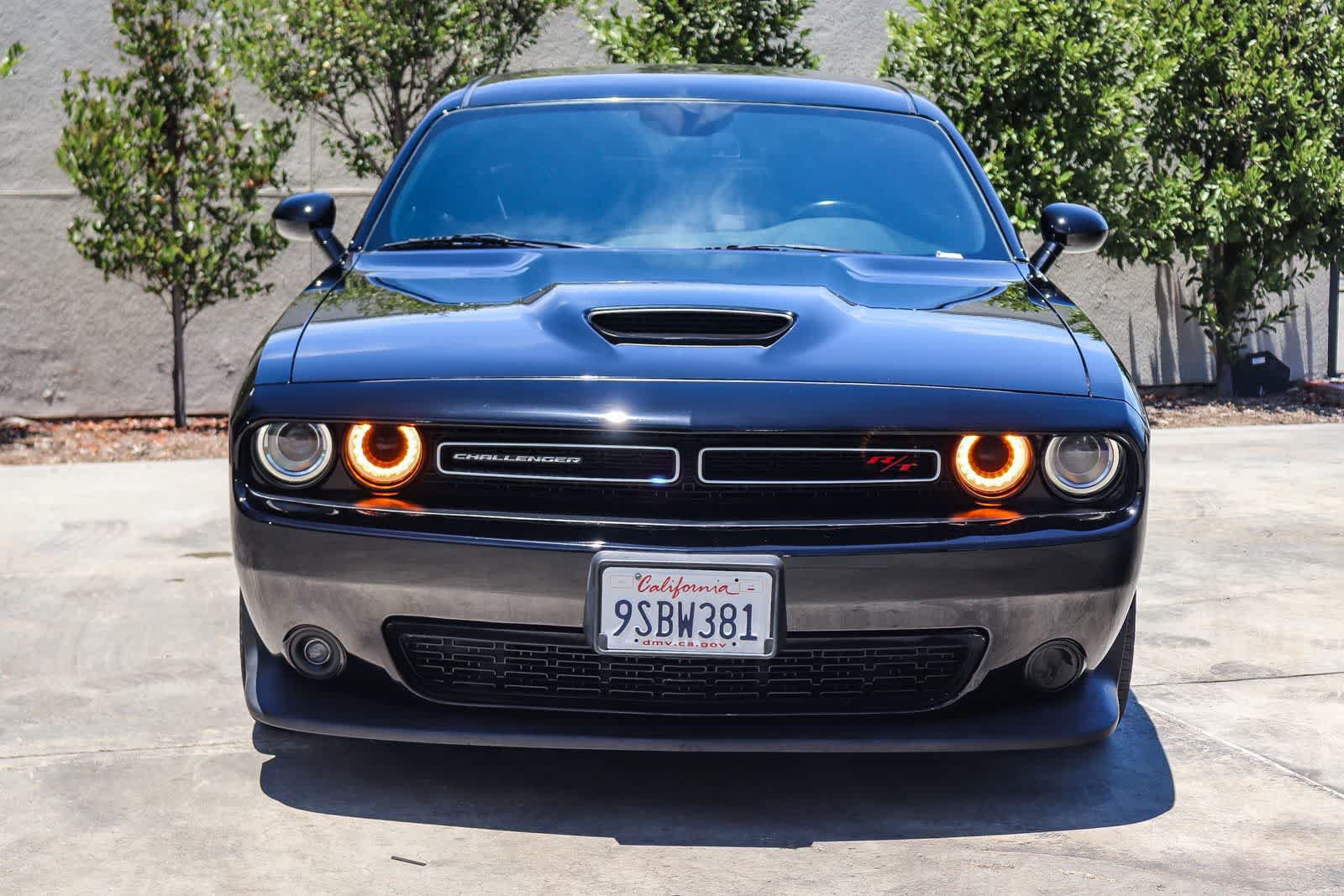Used 2022 Dodge Challenger R/T RWD image 2
