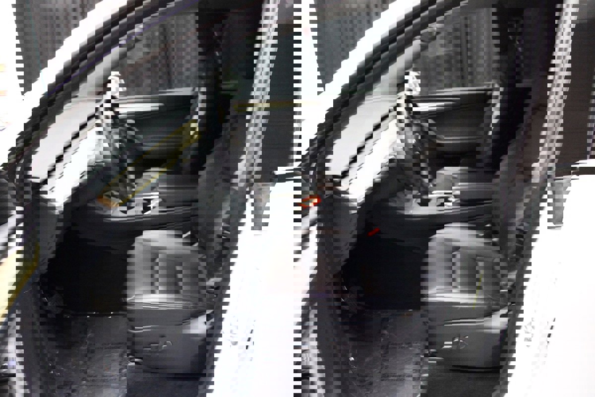 Used 2023 Tesla Model Y Long Range image 38