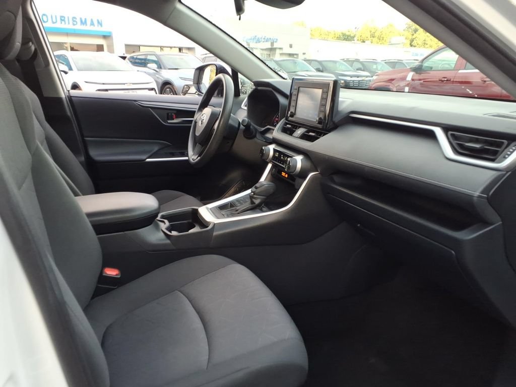 Used 2019 Toyota RAV4 XLE w/ All Weather Liner Package AWD/4WD image 19