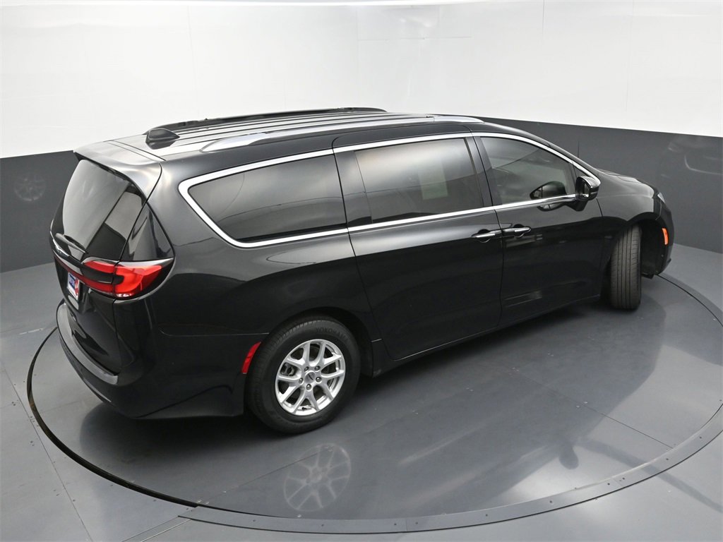 Used 2021 Chrysler Pacifica Touring-L image 37
