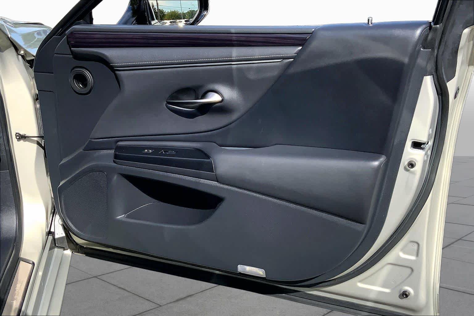 Certified 2021 Lexus ES 350 w/ Premium Package FWD image 23