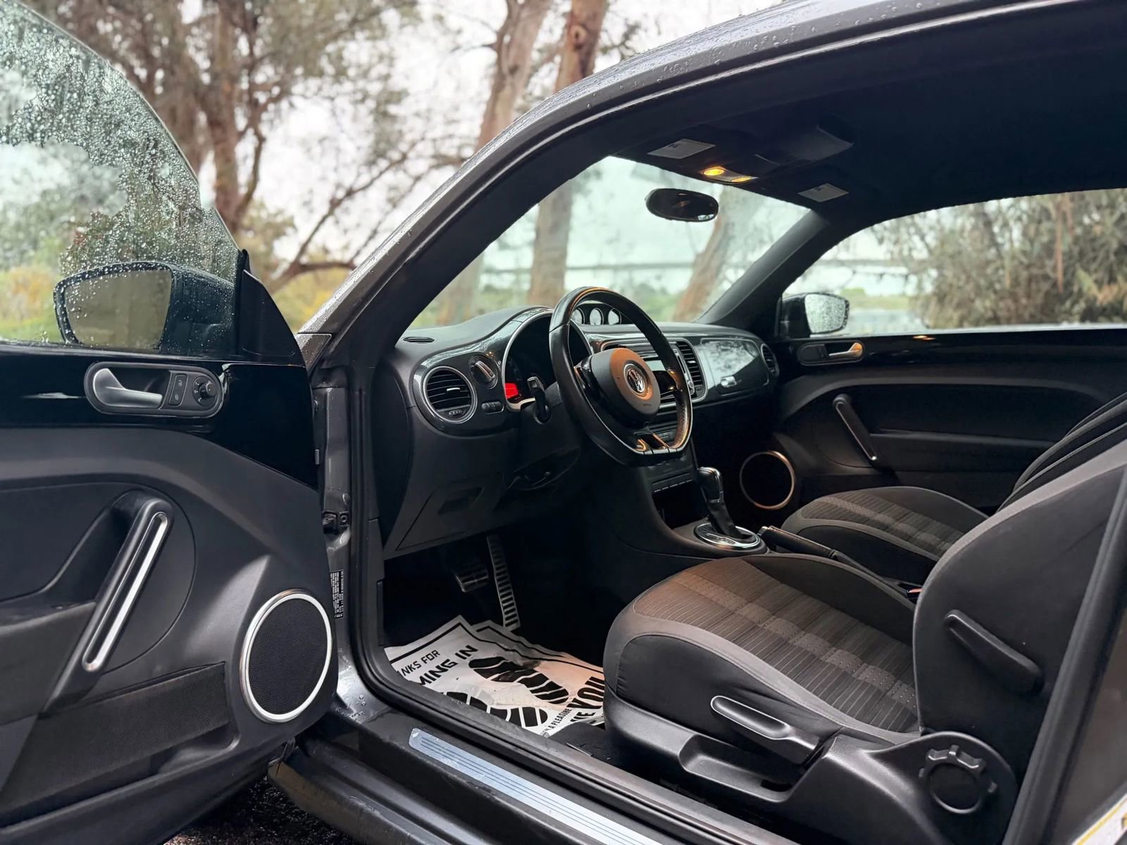 Used 2012 Volkswagen Beetle Turbo image 7