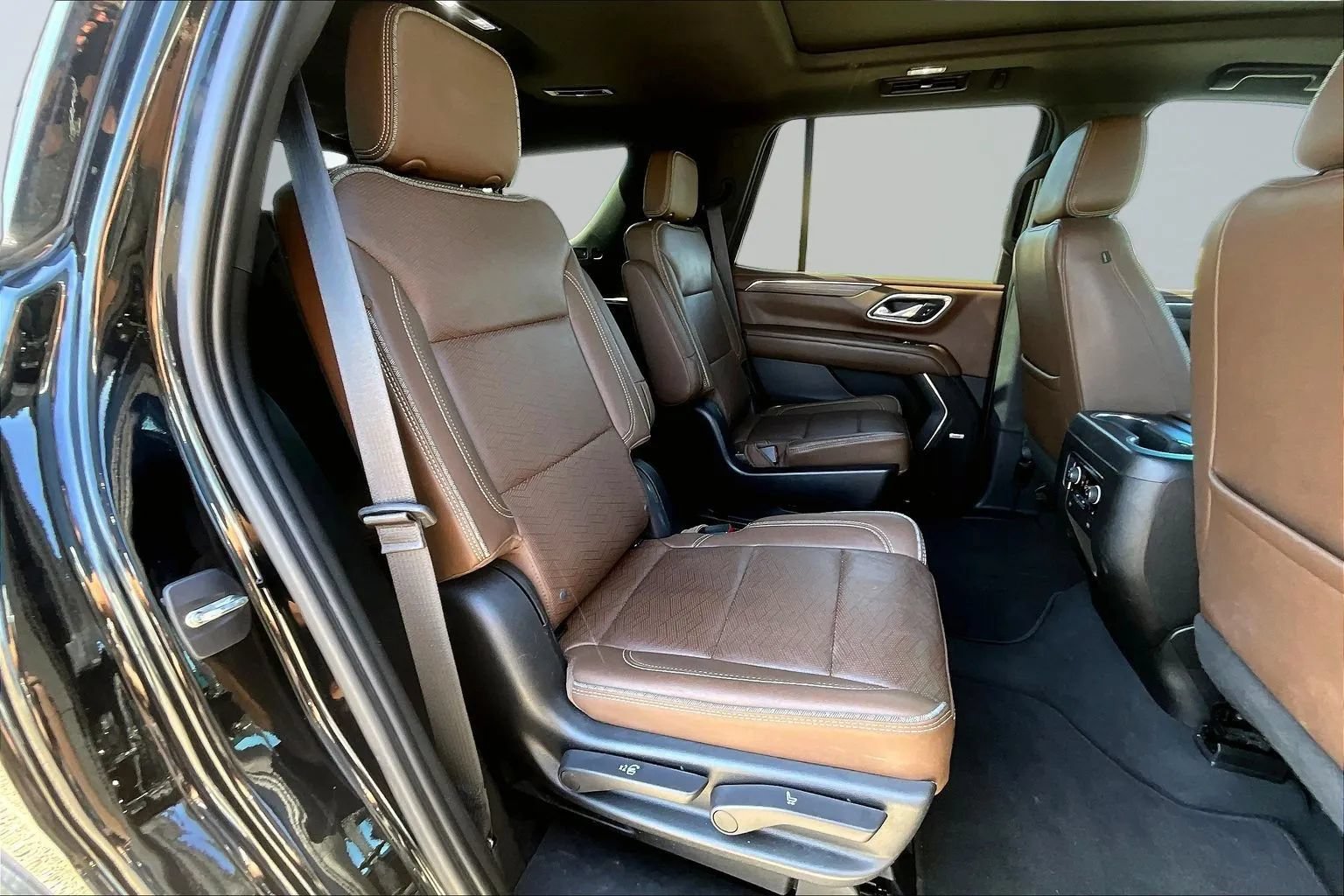 Used 2023 Chevrolet Tahoe High Country AWD/4WD image 24