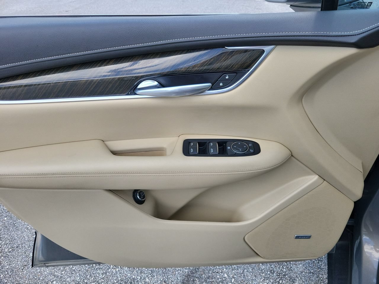 Used 2019 Cadillac XT5 FWD image 14