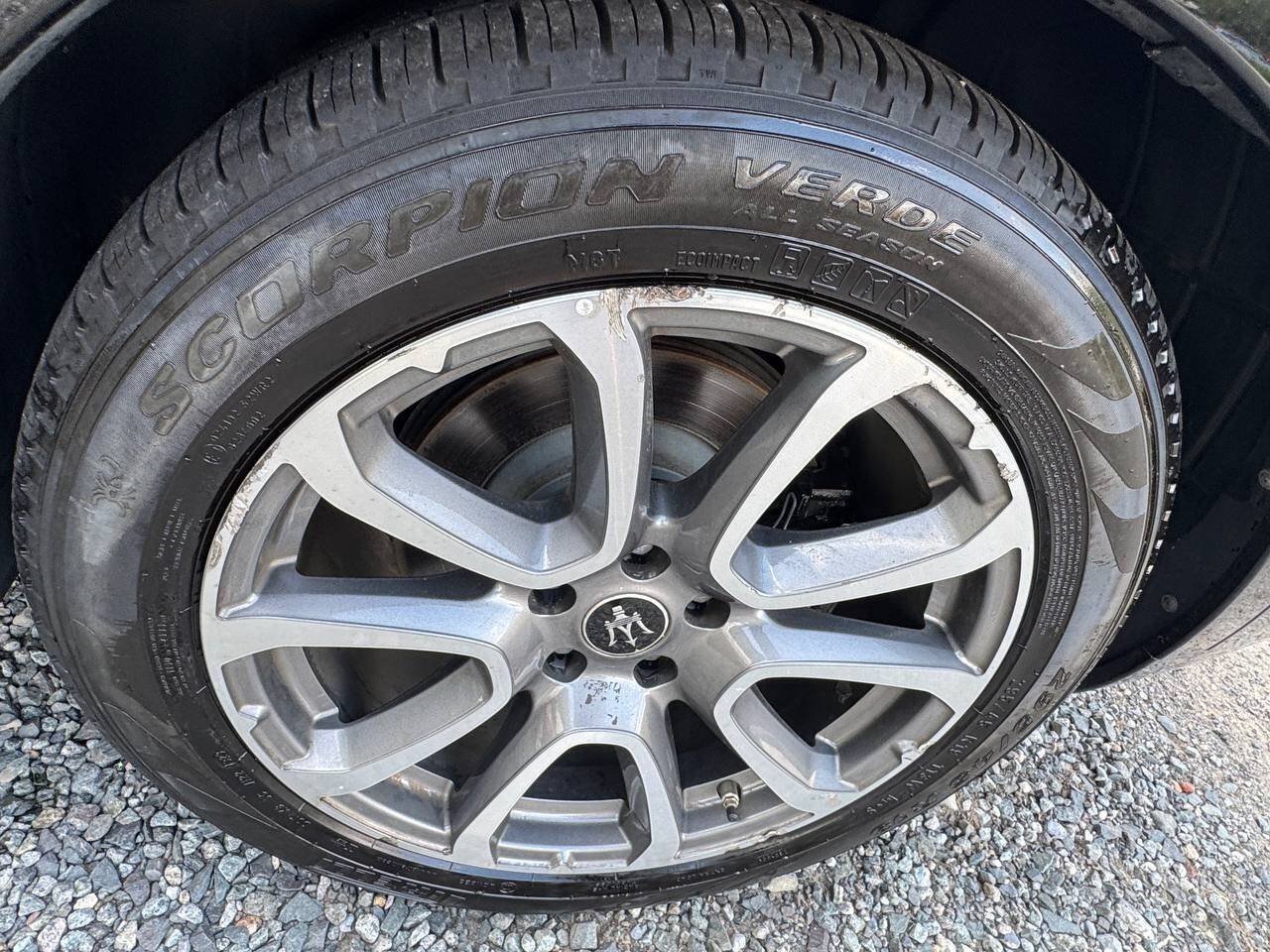 Used 2020 Maserati Levante S AWD/4WD image 29