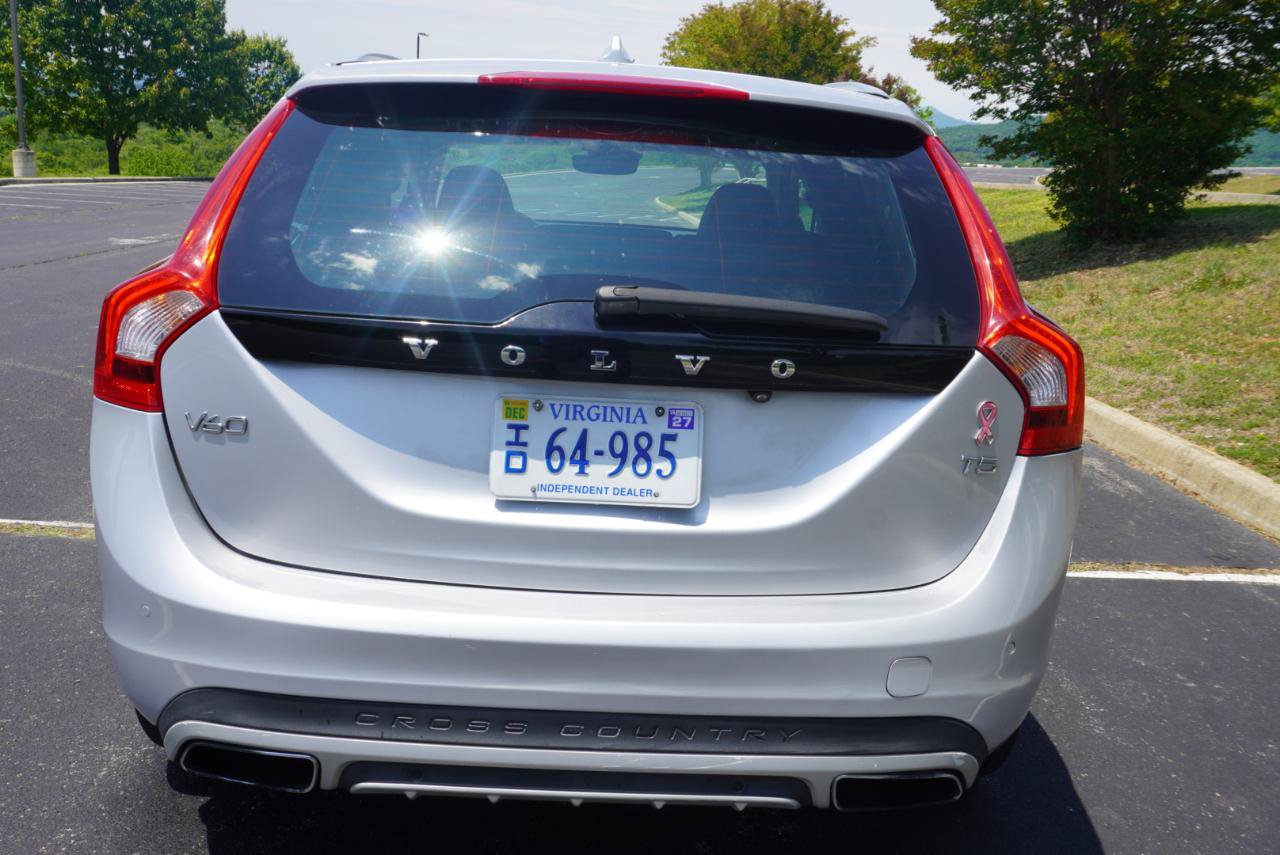 Used 2018 Volvo V60 T5 Cross Country w/ Convenience Package AWD/4WD image 8