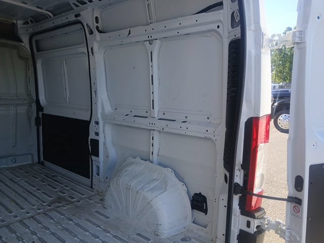 Used 2024 RAM ProMaster 2500 w/ Convenience Group FWD image 12