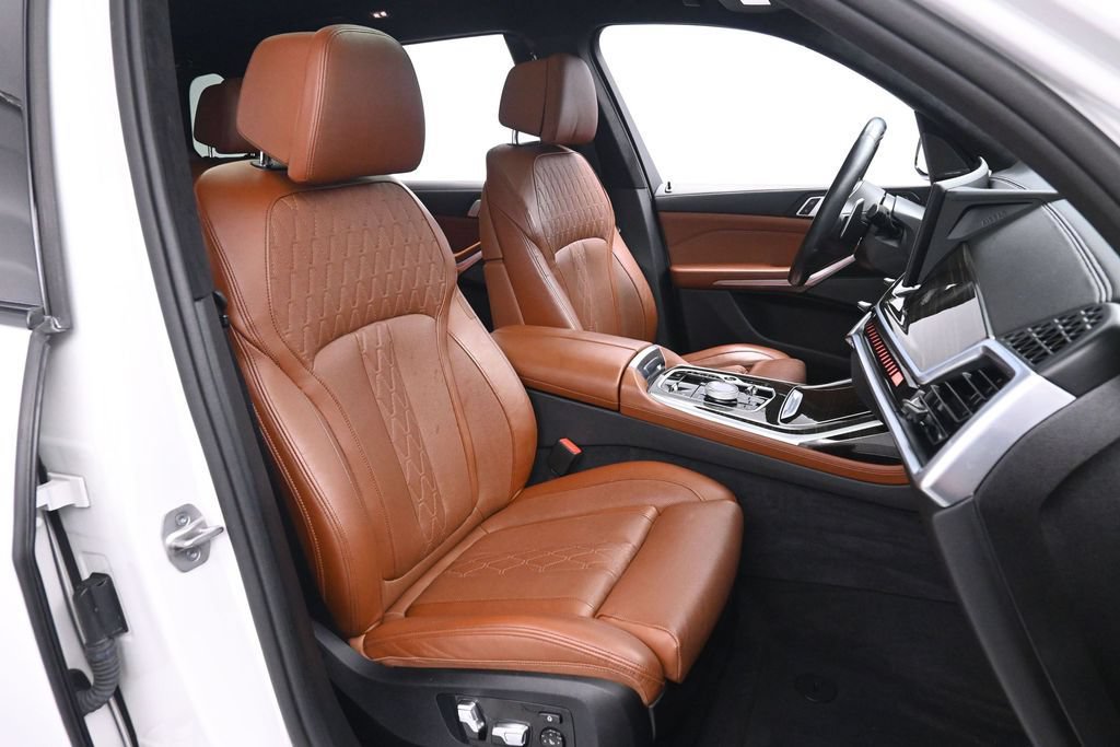 Used 2024 BMW X7 M60i w/ Executive Package AWD/4WD image 25