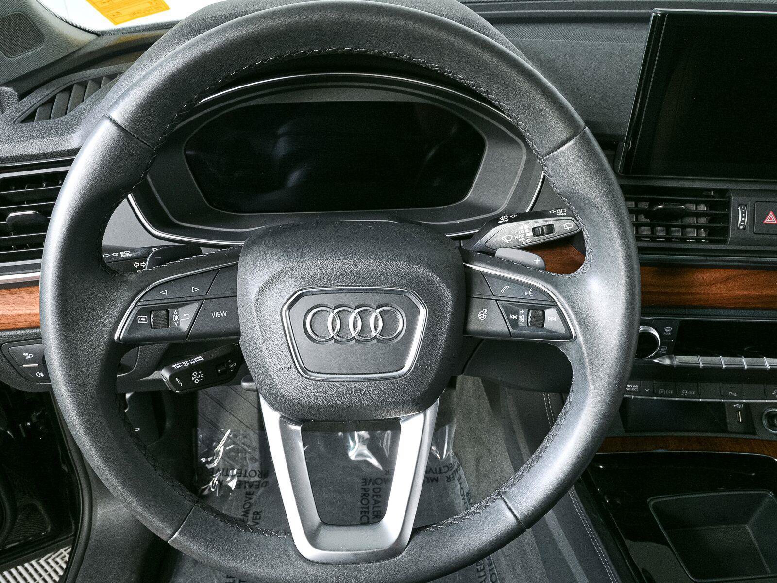 Used 2023 Audi Q5 2.0T Premium Plus w/ Premium Plus Package AWD/4WD image 10