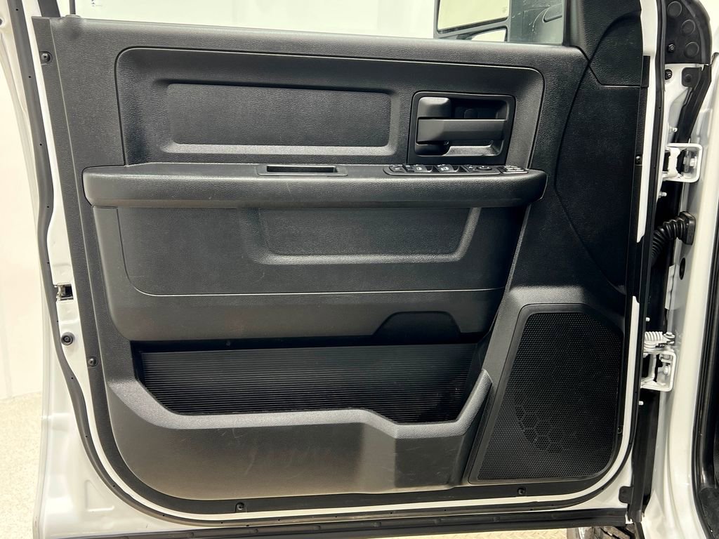 Used 2023 RAM 2500 Tradesman w/ Chrome Appearance Group image 13