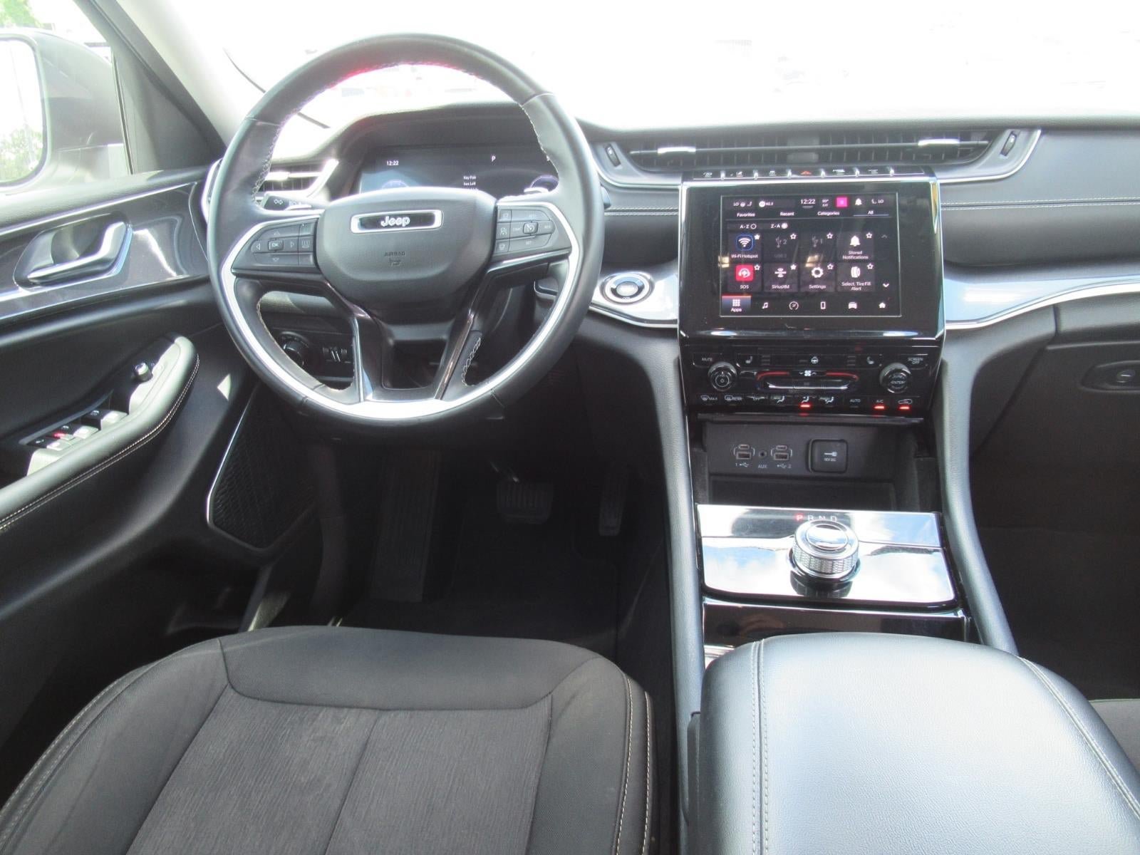 Used 2021 Jeep Grand Cherokee L Laredo w/ Luxury Tech Group I RWD image 13