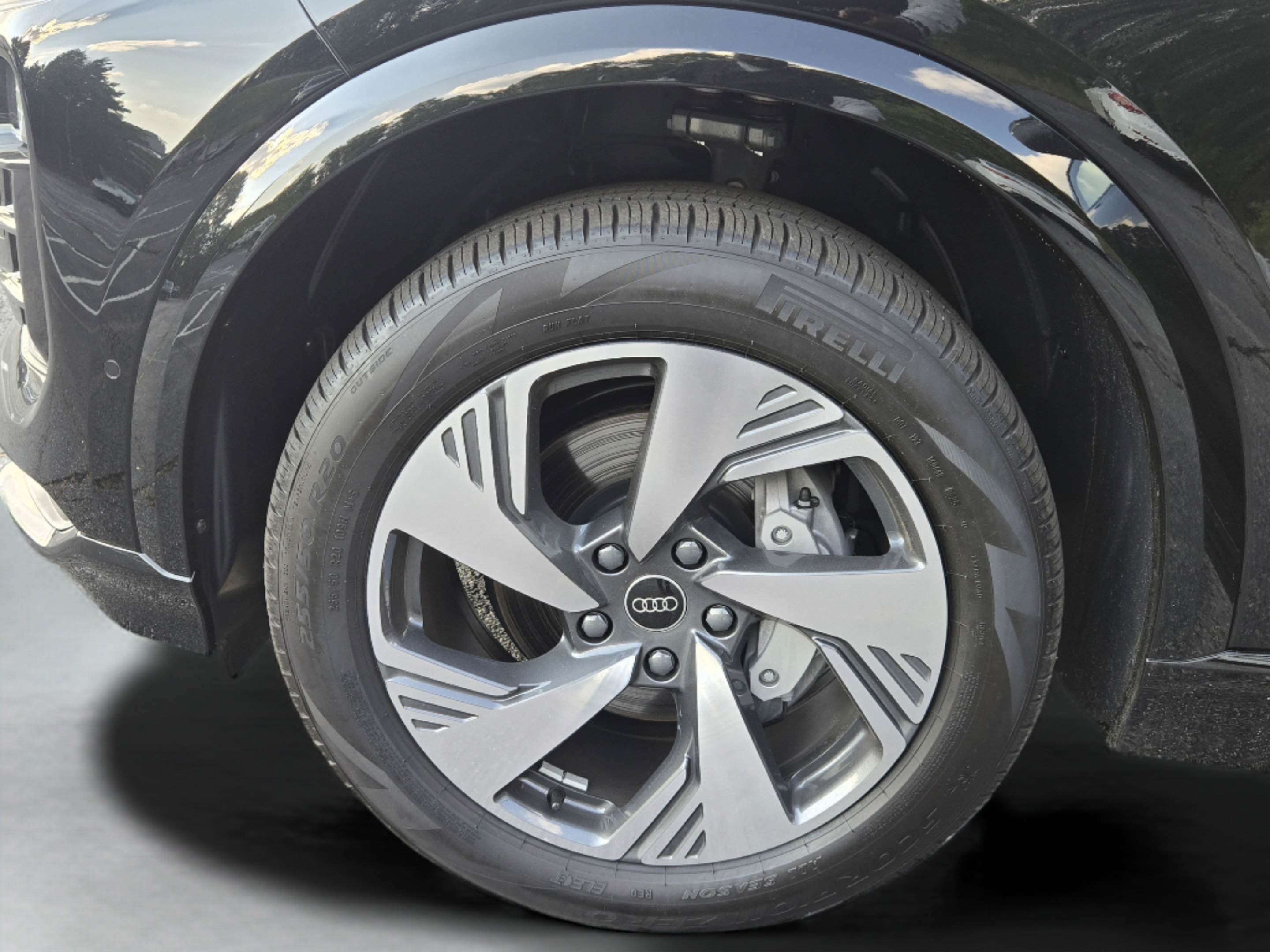 New 2025 Audi Q6 e-tron Premium AWD/4WD image 35