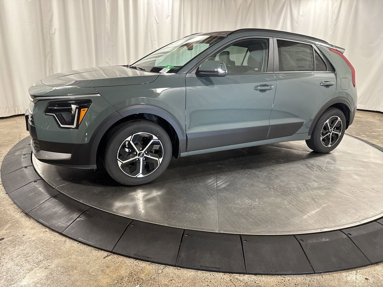 New 2026 Kia Niro EX image 1