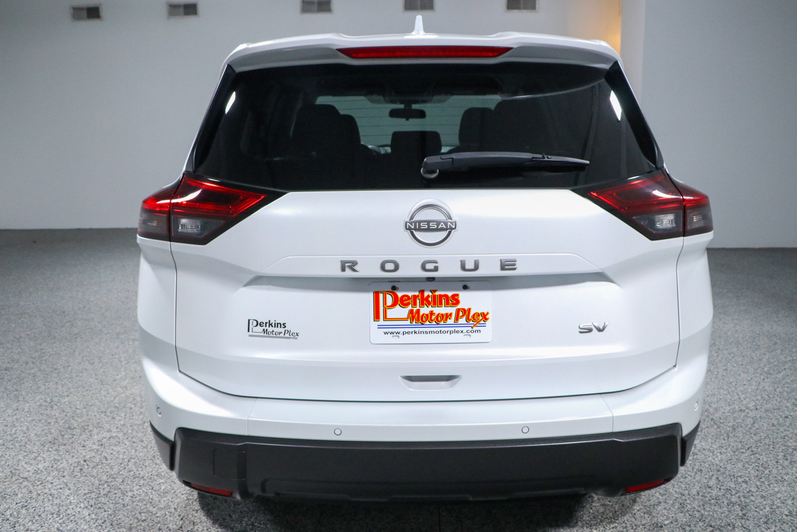 Used 2024 Nissan Rogue SV FWD image 8