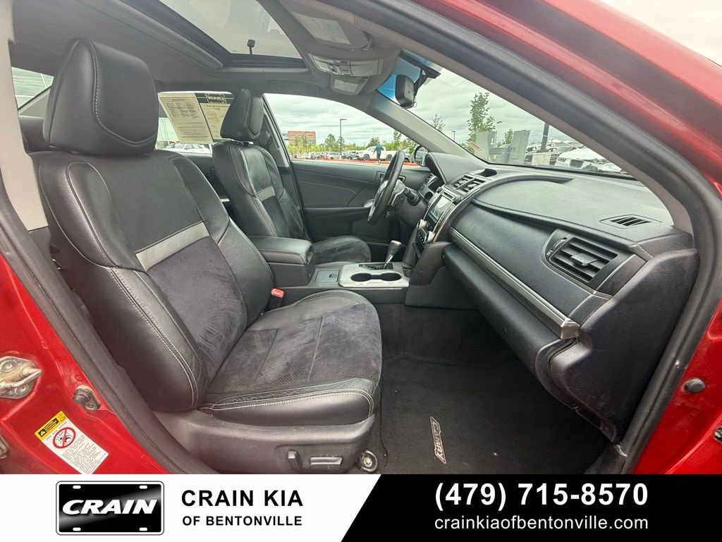 Used 2013 Toyota Camry SE w/ Leather Pkg FWD image 31