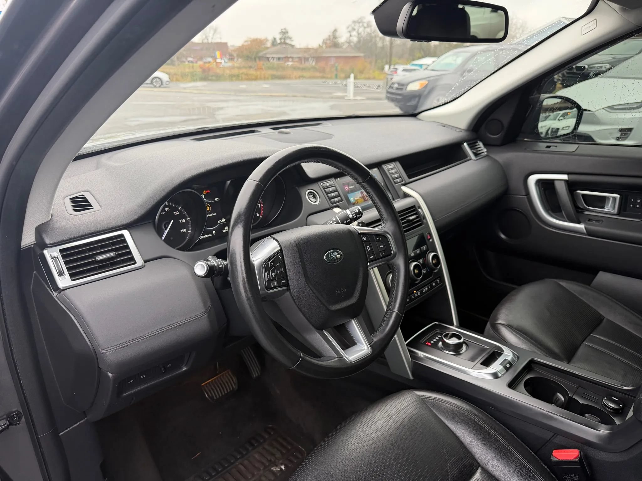 Used 2018 Land Rover Discovery Sport HSE AWD/4WD image 10