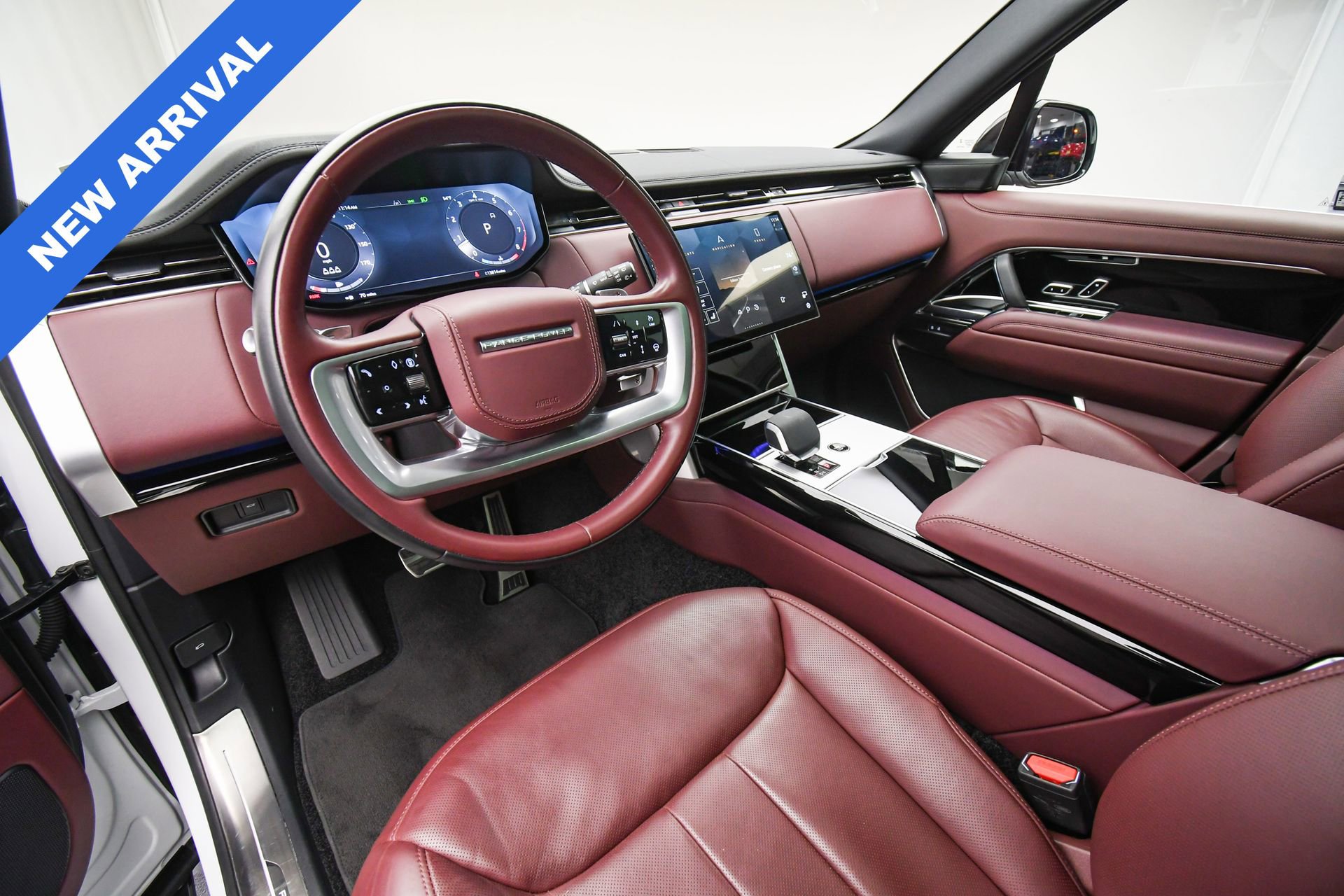 Used 2025 Land Rover Range Rover SE image 13