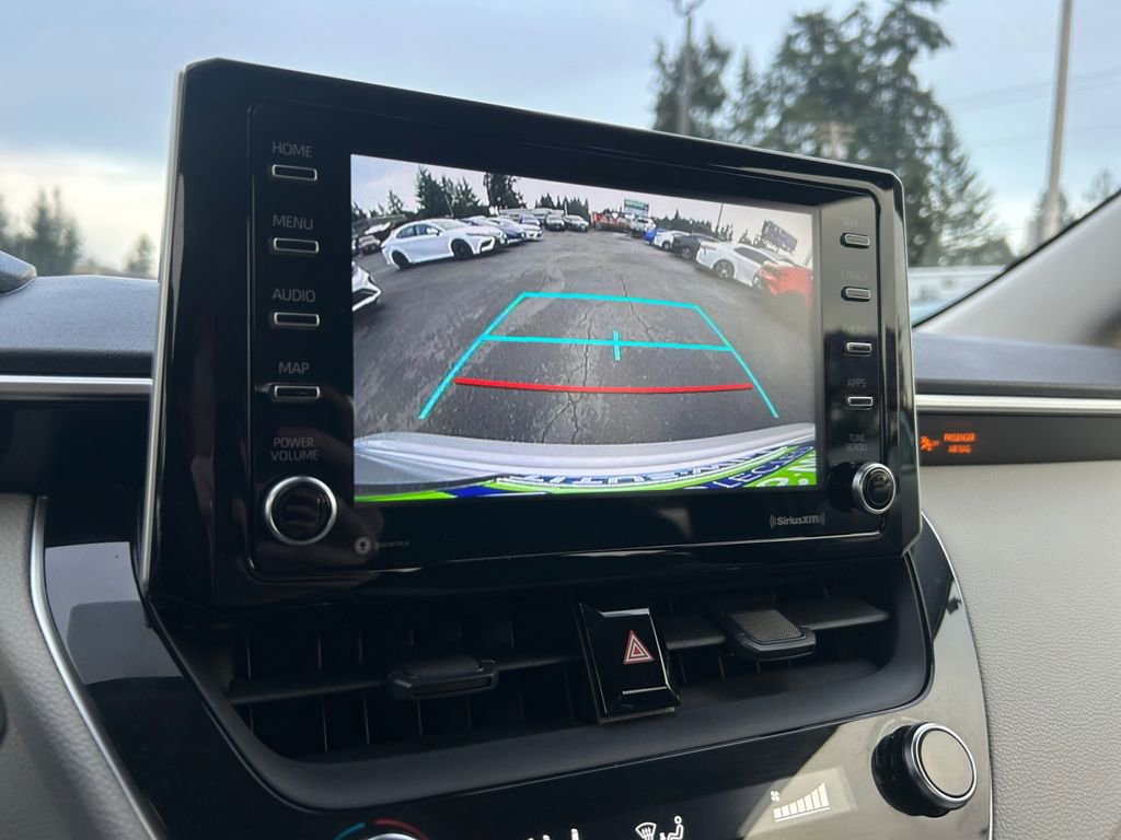 Used 2021 Toyota Corolla LE image 18