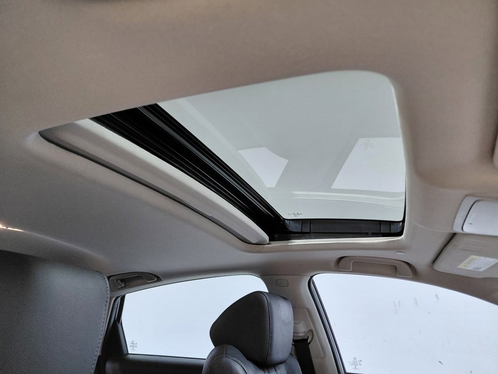 Used 2019 Honda Accord Touring image 4