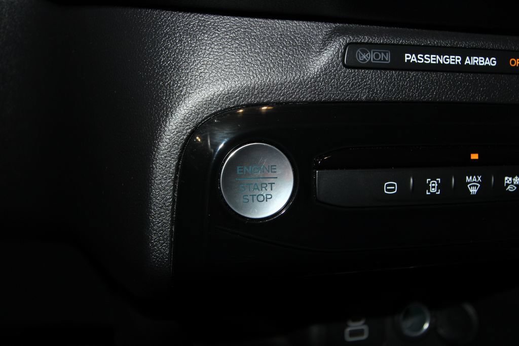 Used 2025 Ford Escape ST-Line Select w/ Tech Pack #1 AWD/4WD image 12