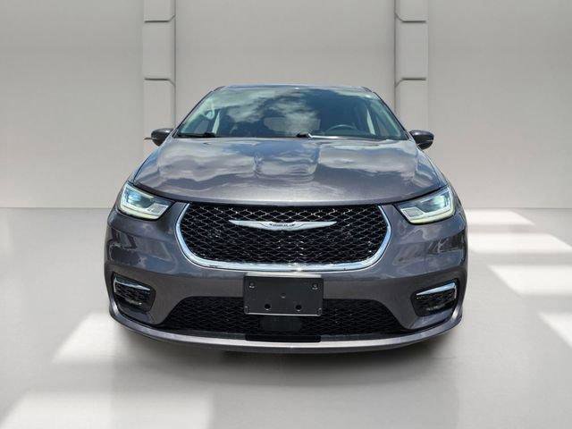 Used 2023 Chrysler Pacifica Touring-L FWD image 8