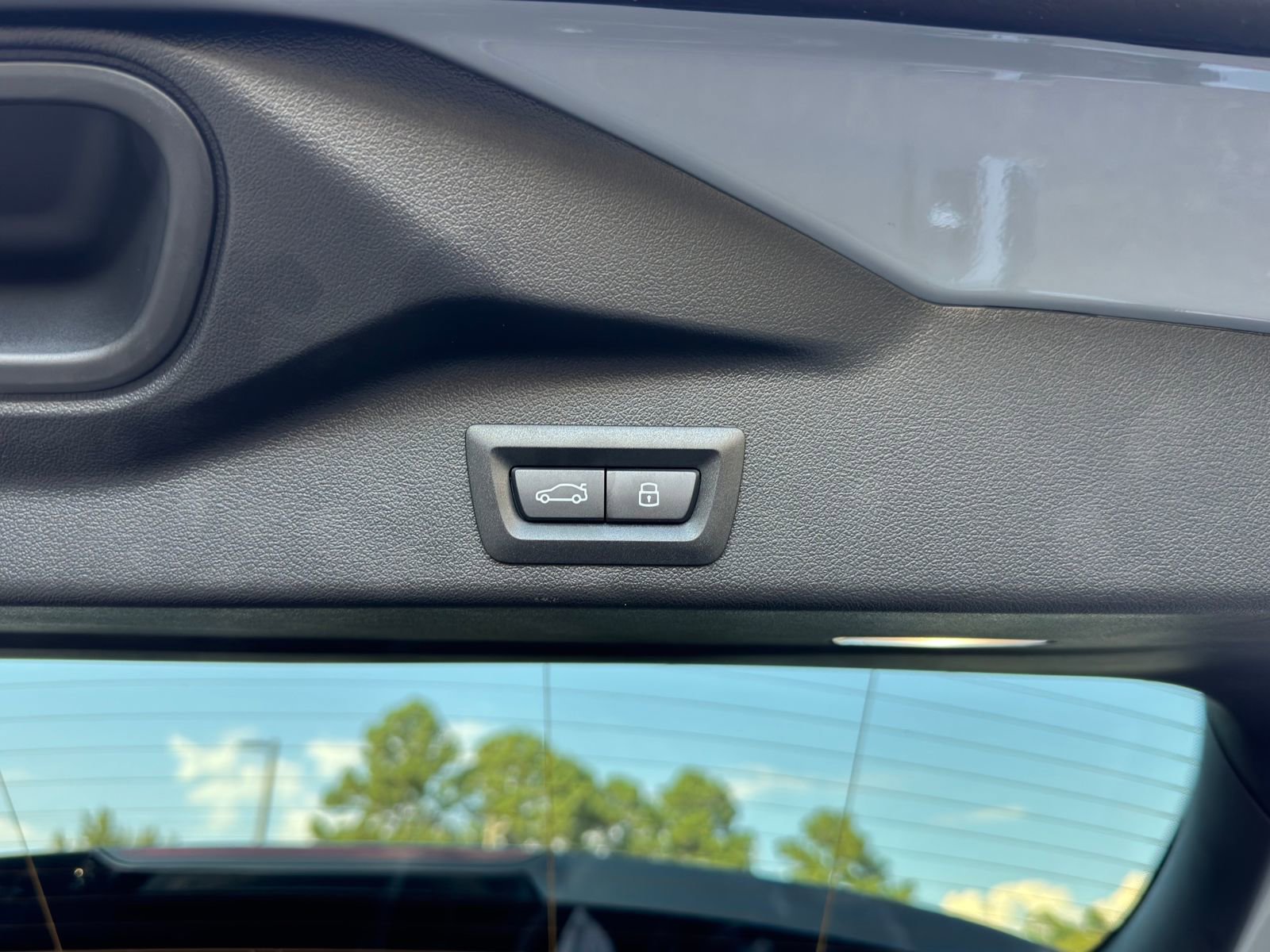 Used 2026 BMW X5 xDrive40i w/ M Sport Package image 18