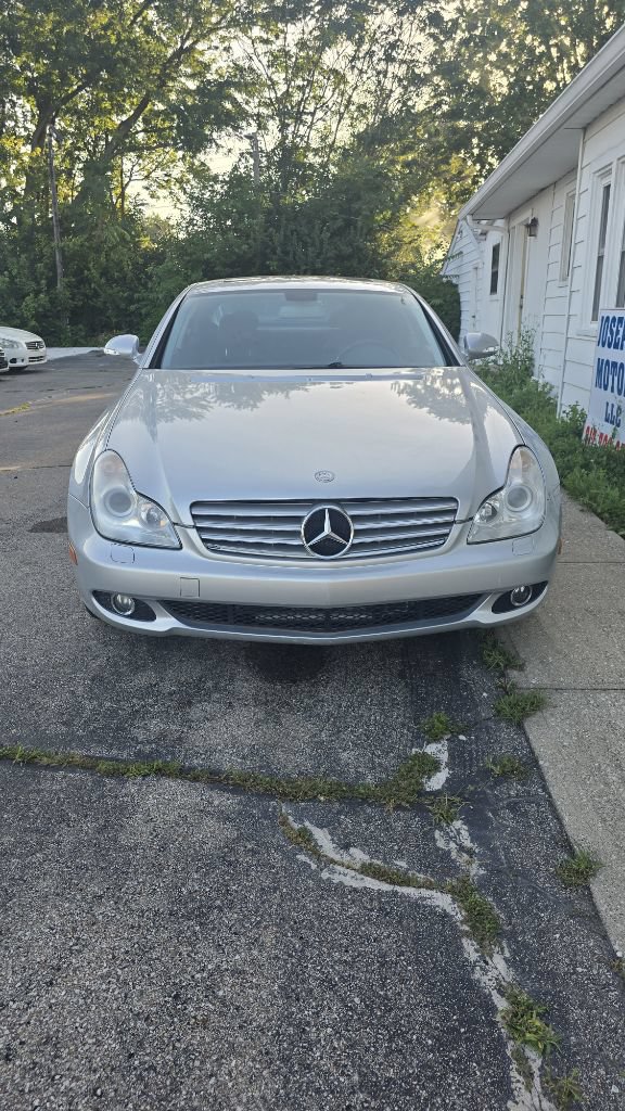 Used 2008 Mercedes-Benz CLS 550 w/ Sport Package image 2