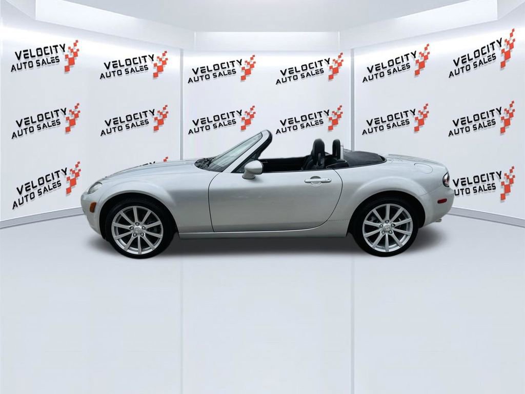 Used 2006 MAZDA MX-5 Miata Grand Touring RWD image 6