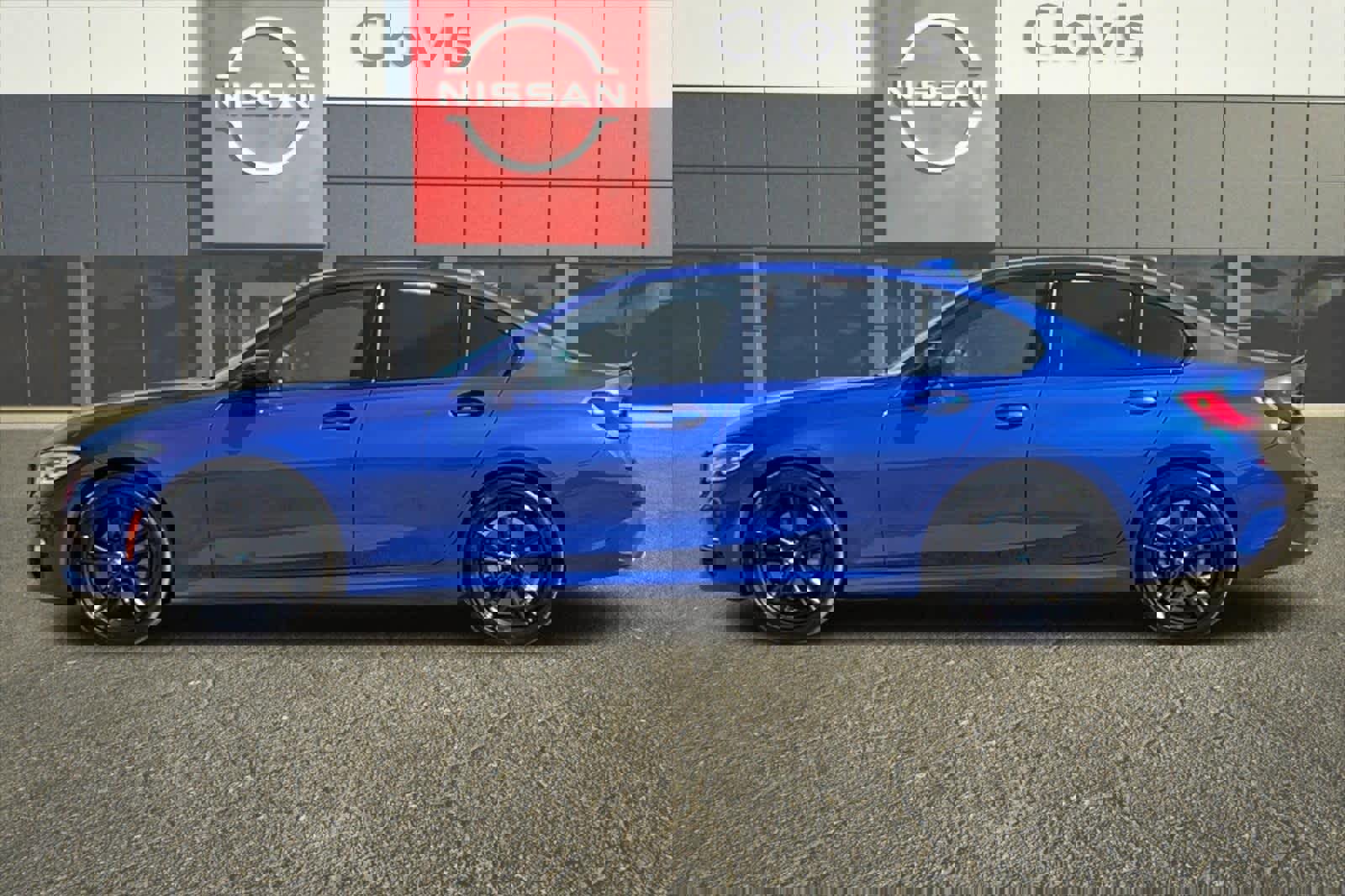Used 2021 BMW 330i Sedan w/ M Sport Package image 6