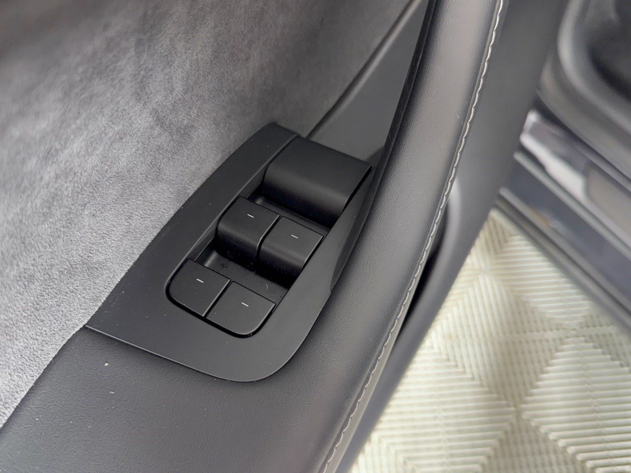 Used 2025 Tesla Model Y Performance AWD/4WD image 15