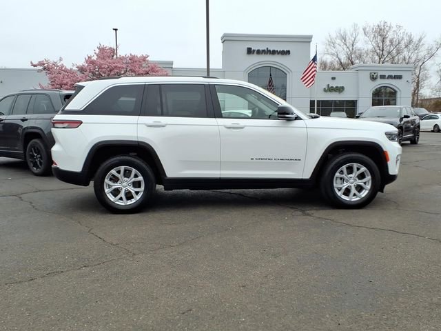 Certified 2023 Jeep Grand Cherokee Limited AWD/4WD image 2