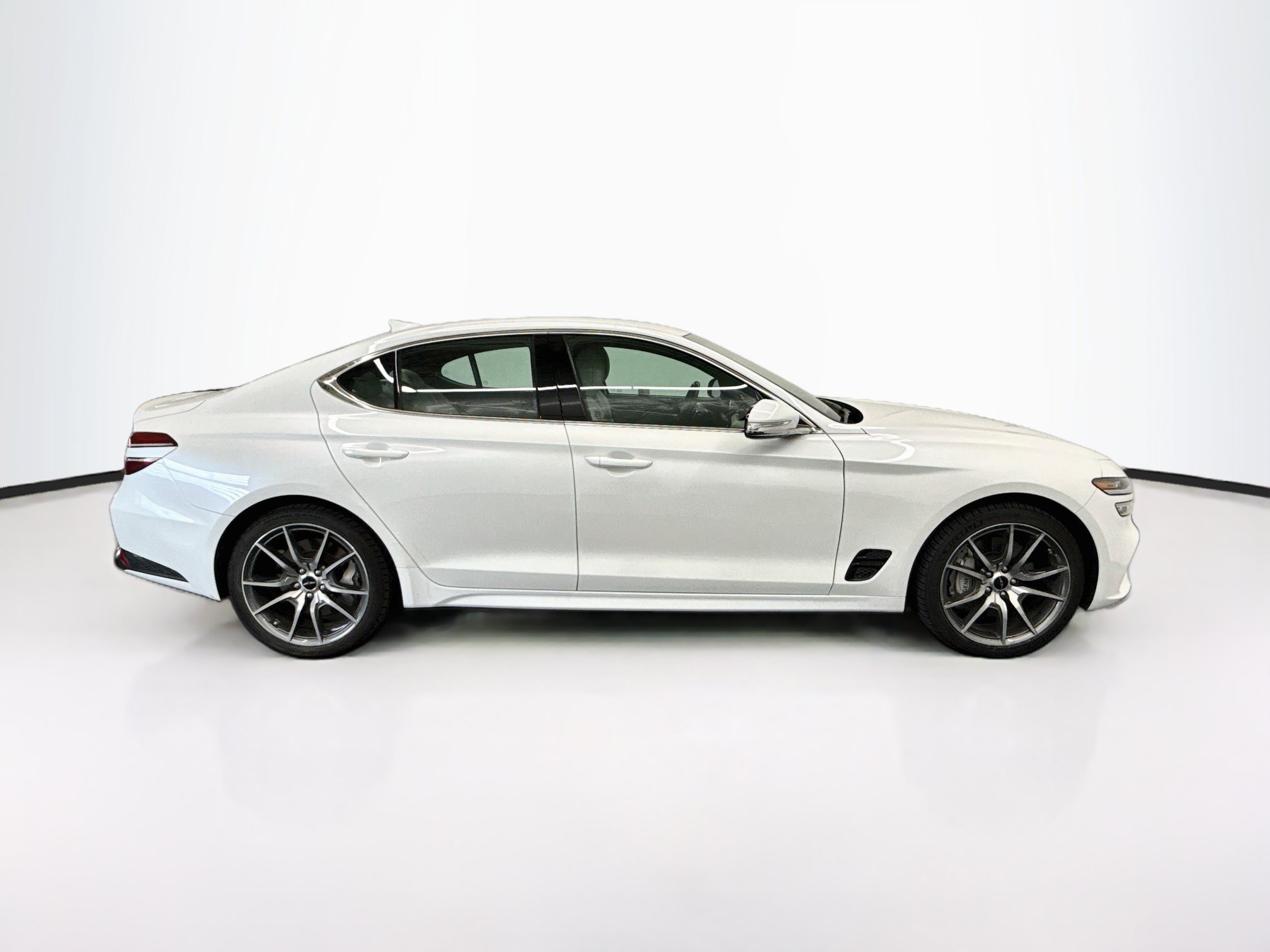 Used 2025 Genesis G70 2.5T RWD image 10