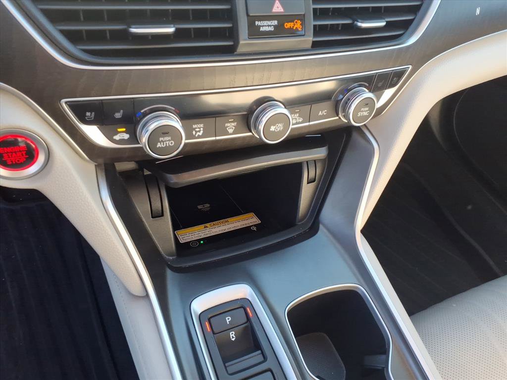Used 2018 Honda Accord Touring image 32