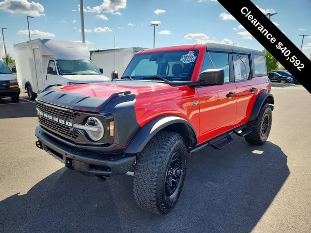 Used 2023 Ford Bronco Wildtrak image 4