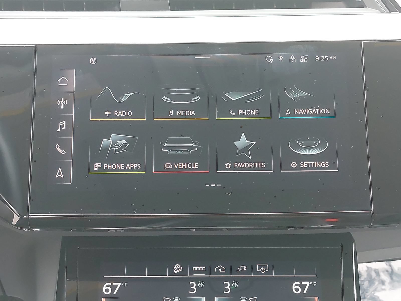 Used 2024 Audi Q8 e-tron Premium Plus w/ Premium Plus Package AWD/4WD image 24