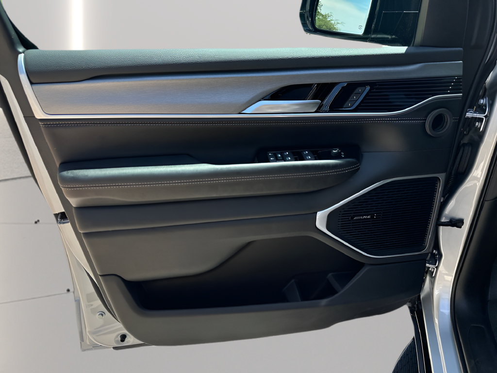 New 2026 Jeep Grand Wagoneer L 4WD image 17