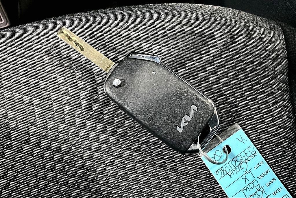 Used 2025 Kia Soul LX w/ LX Technology Package image 13