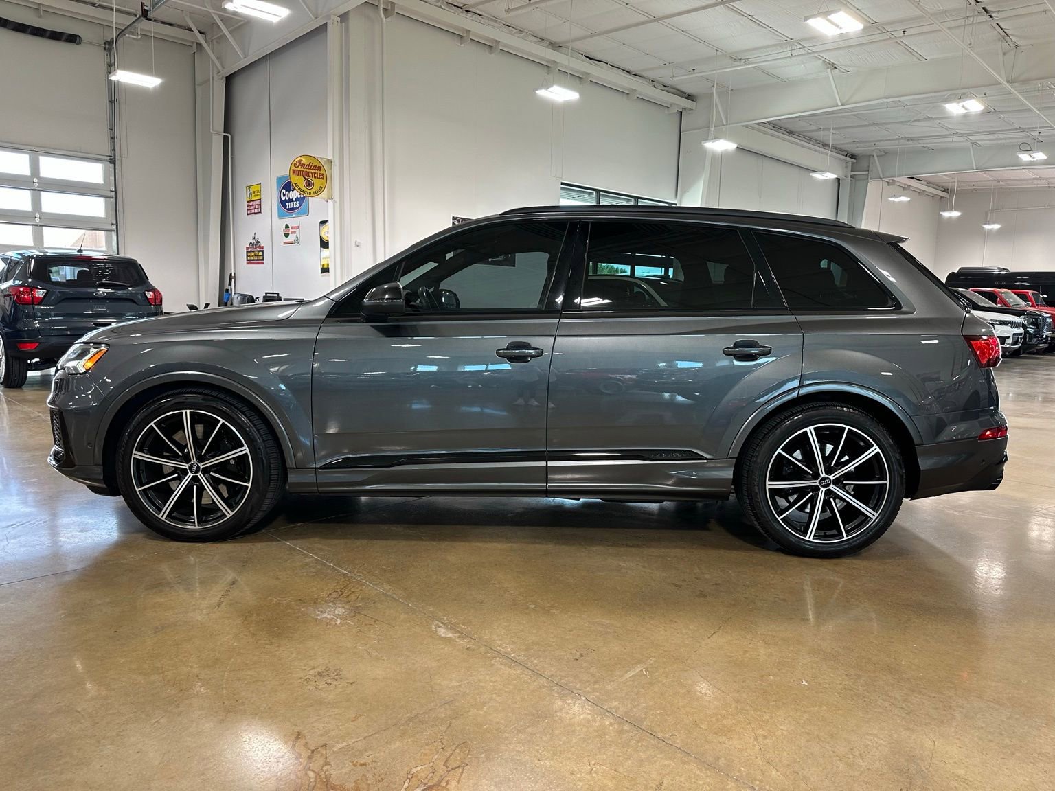 Used 2021 Audi SQ7 Premium Plus w/ SQ7 Black Optic Package image 5