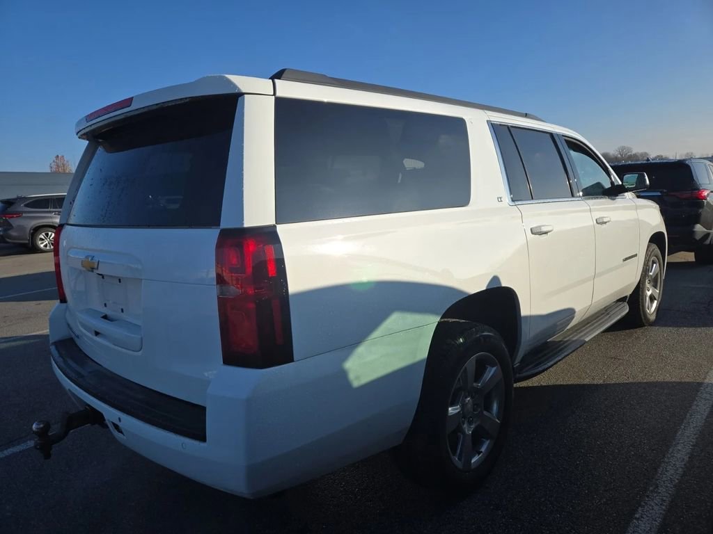 Used 2018 Chevrolet Suburban LT image 3