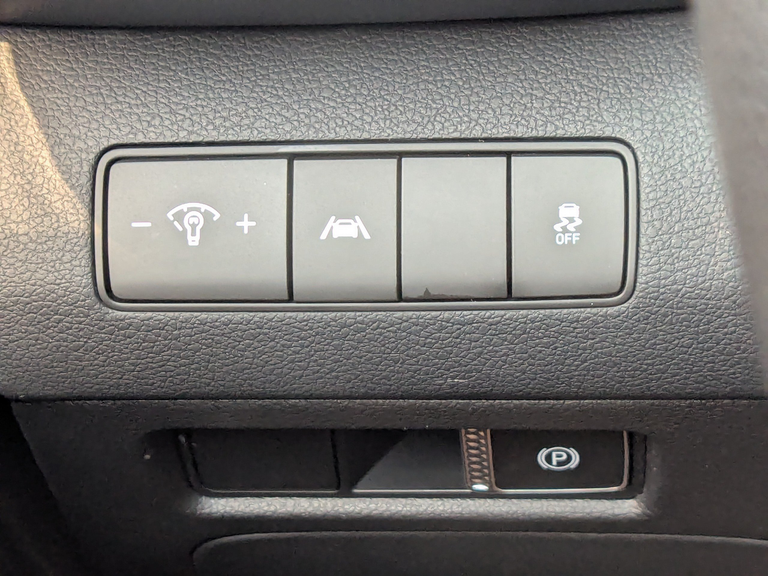 Used 2023 Hyundai Santa Fe SE AWD/4WD image 28