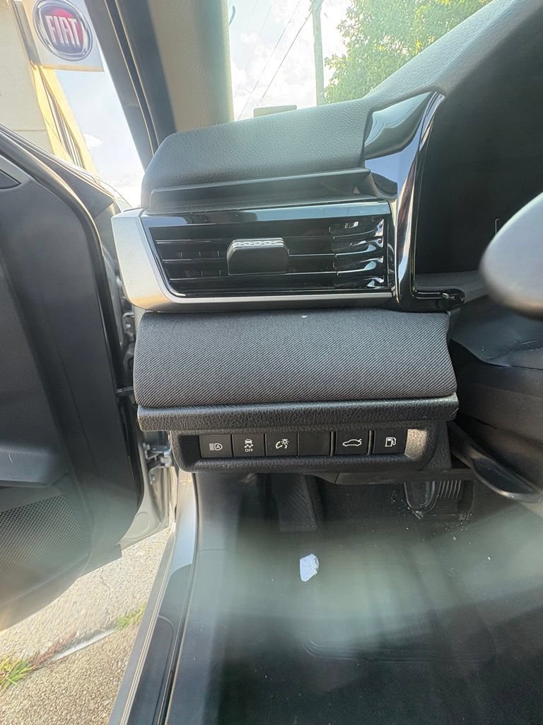 Used 2025 Toyota Camry LE FWD image 15